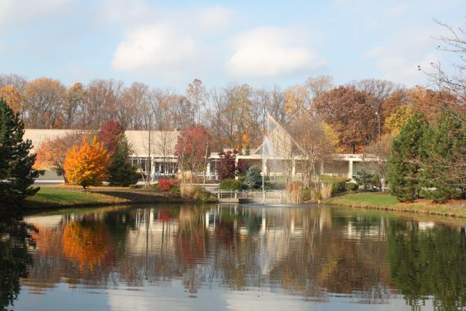 Congregation Beth-El Zedeck in the fall