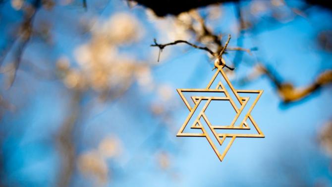 star of david hanging in tree