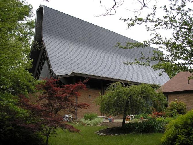 Agudas Achim in the spring