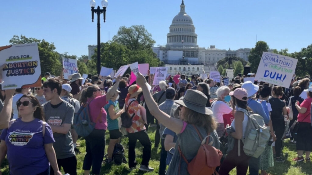 pro-choice protesters in front of the U.S. Capital Building