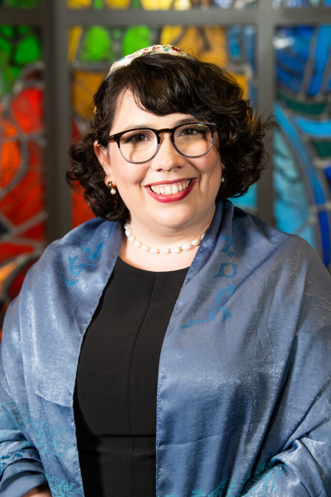 A headshot of Rabbi Alanna "Lonnie" Kleinman