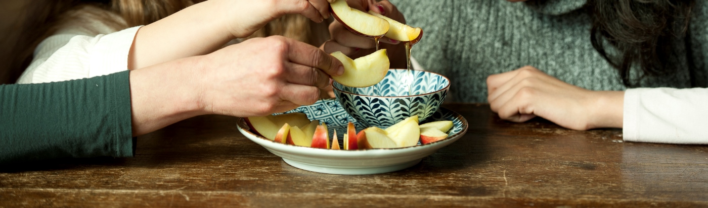 apples dipped in honey