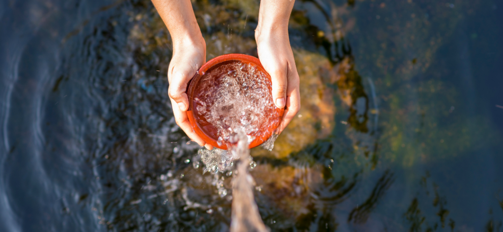 Water filling jar